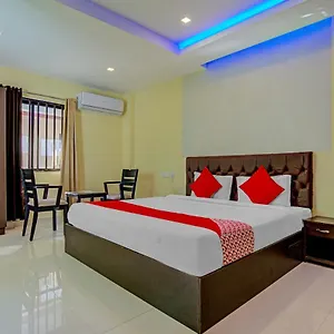Oyo Flagship 77876 Amigo Suites 4*, Kochi India